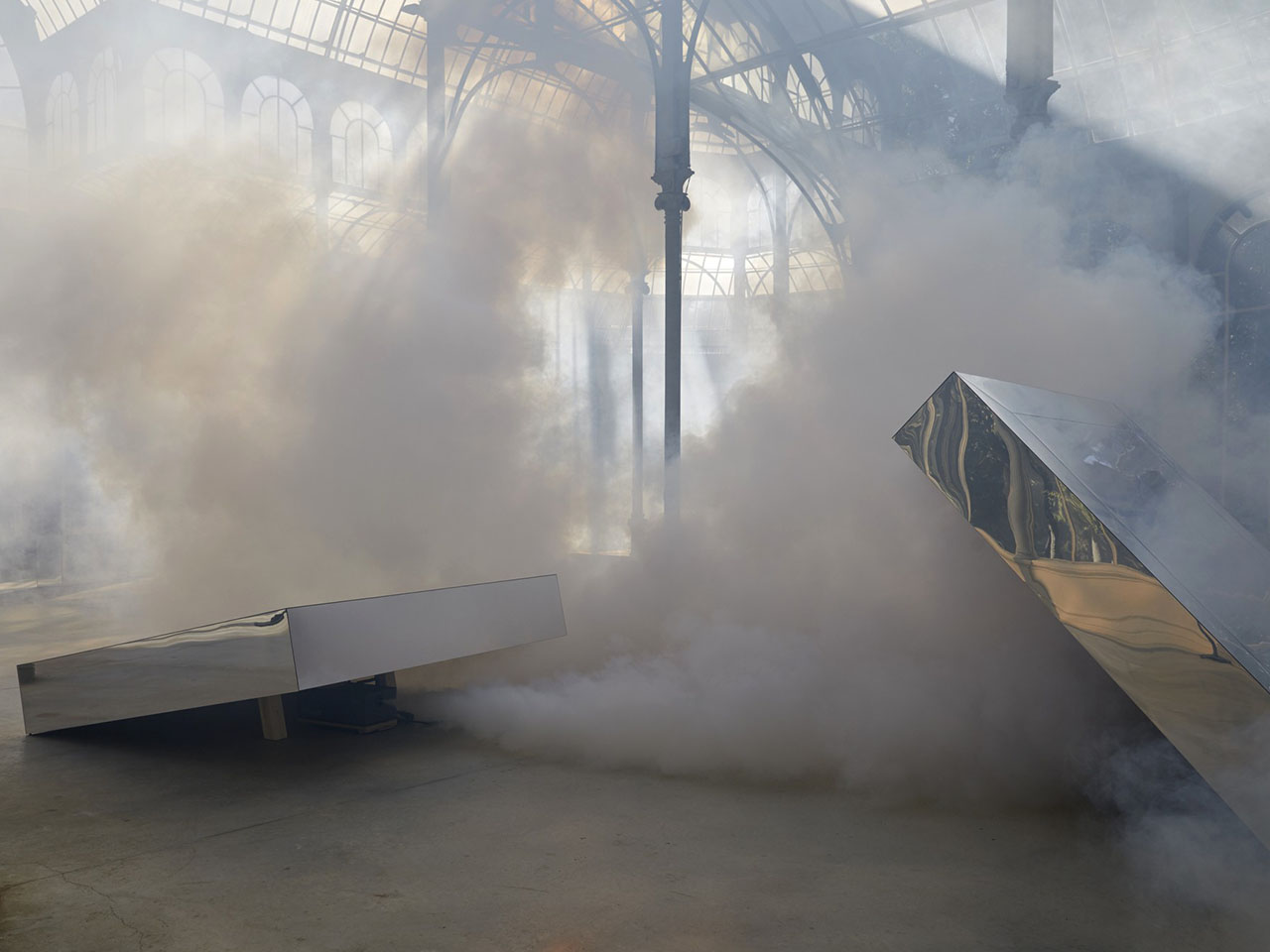telematique, code, immersive installation , Crystal Palace, Renate Lorenz Pauline Boudry, Madrid, Glass is my skin, Il cristal es mi piel, Surround Sound, multichannel audio, dmx, fog machines